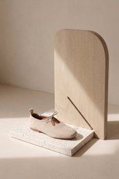 KATY BEIGE – Flache Schuhe aus weichem Leder mit Schnürung vorne
