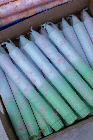 Spitzkerzen – türkis/mint, rosa Tropfen
