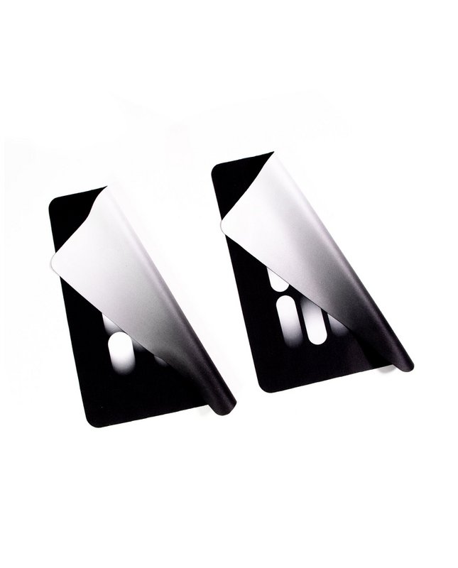 Emballer des chiffons de nettoyage noir et blanc