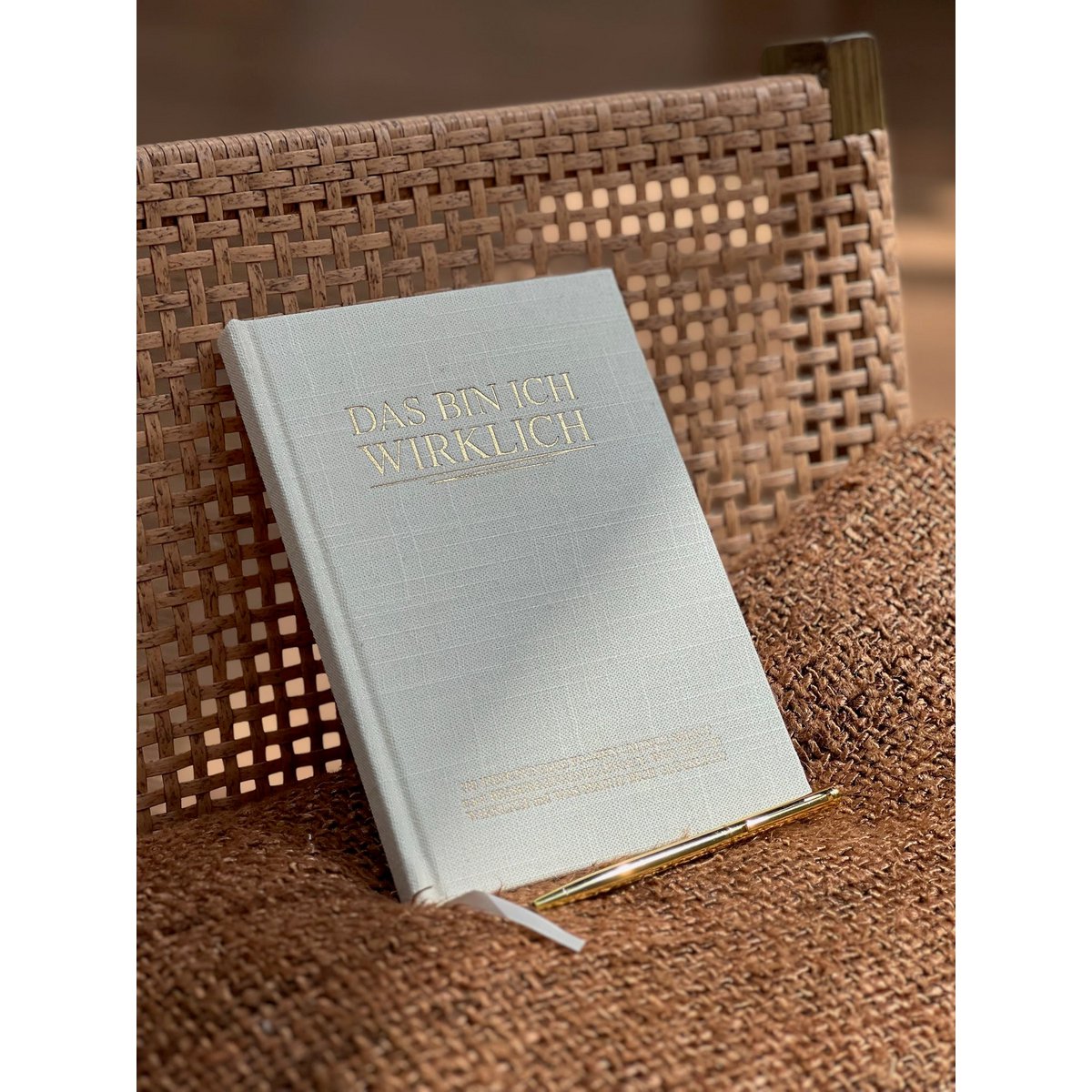 The Life Barn That's Me Really Journal 100 deep questions about personal development