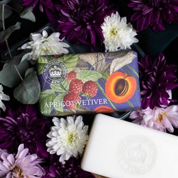 KEW RBG Shea Butter Soap 240g - Apricot & Vetiver