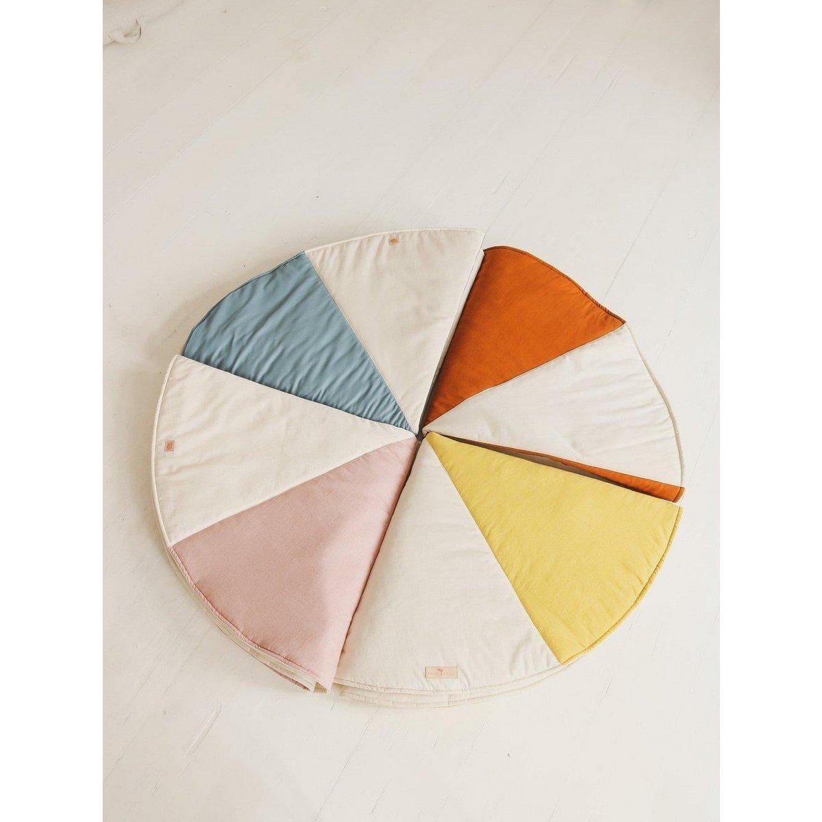 "Blue Candy" rund patchworkmåtte