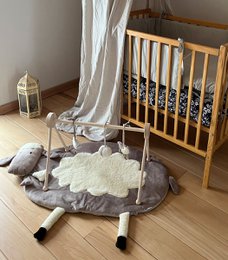 Sheep - wooden educational babygym stand + interactive mat