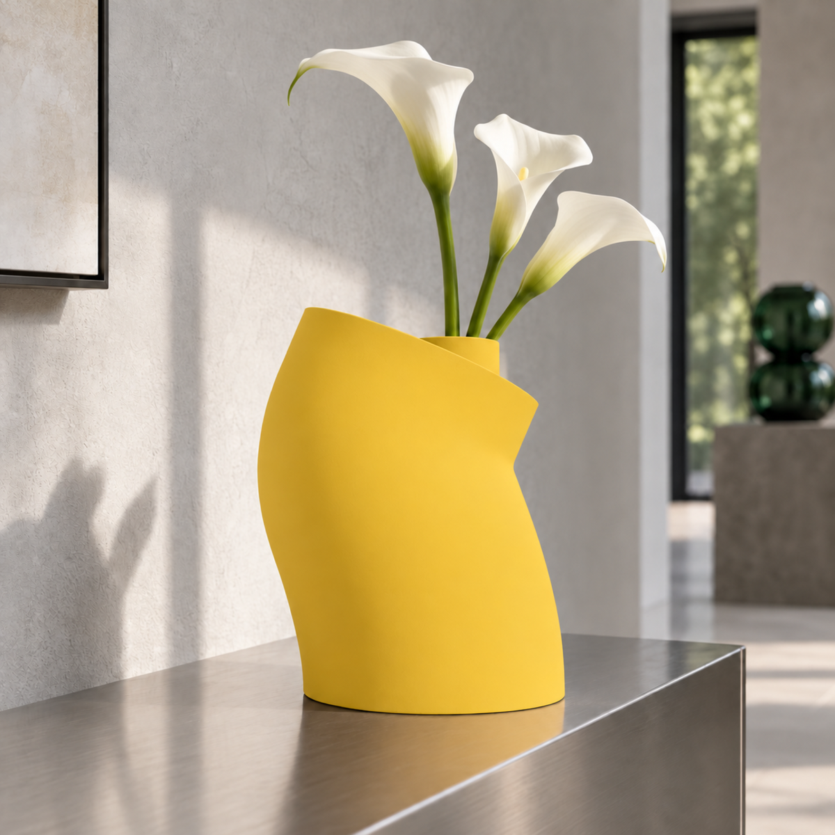 Curva Sculptural Vase