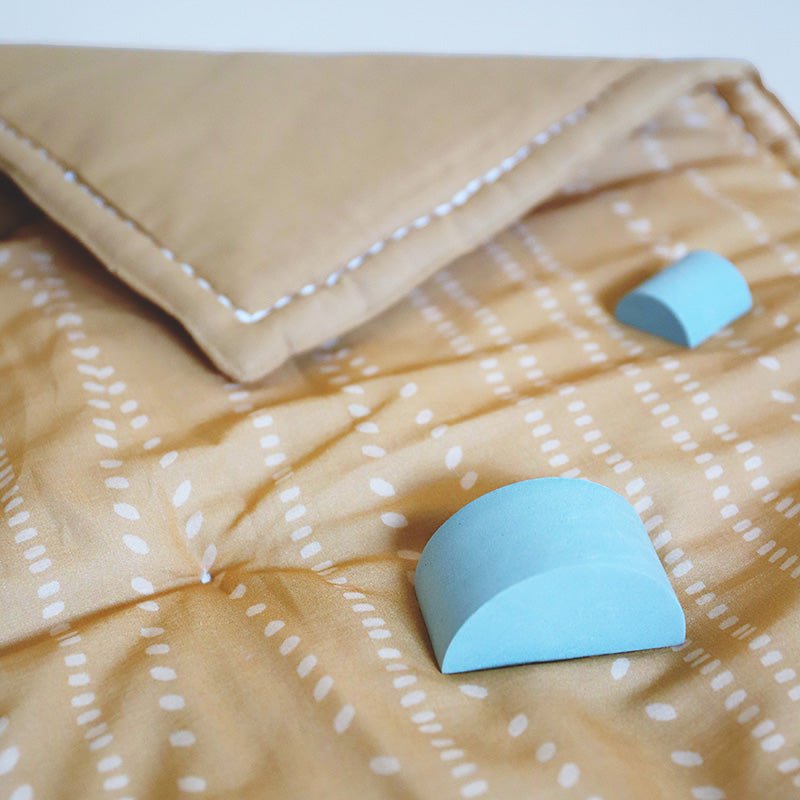 Alfombra de descanso para bebé con estampado bohemio NEPO CARAMEL