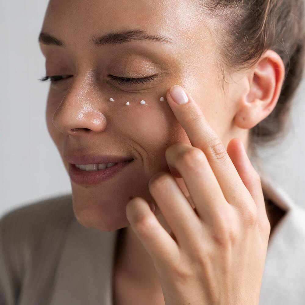 Crème hydratante pour les yeux au ginseng