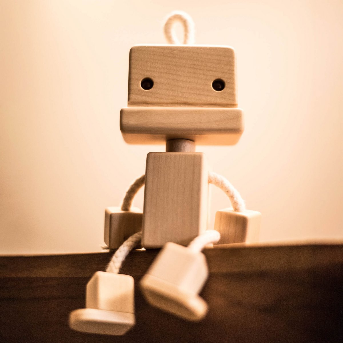 Roro le jouet robot en bois