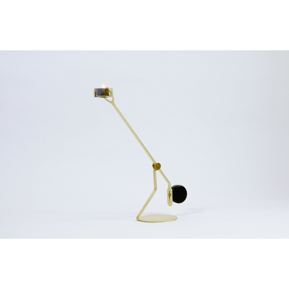 Christmas gift - Rising Balanced - dynamic candle holder