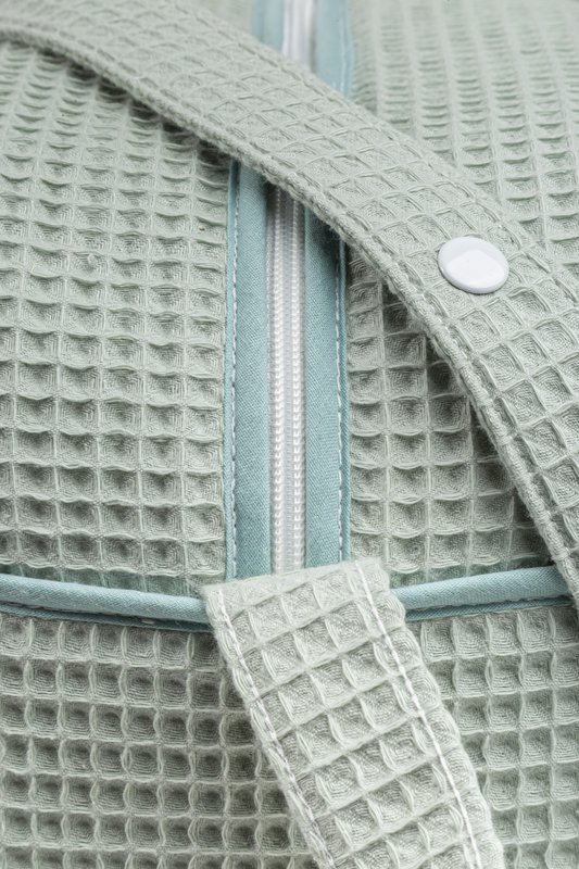 Bolso de maternidad Crossbody para carrito de bebé y para hospital. Bolsa organizadora práctica y elegante de gran capacidad. Producto fabricado en España.