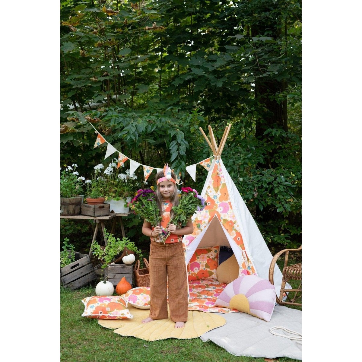 Girlande „Picknick mit Blumen“.