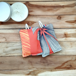  Washable sponges in red, white, and blue striped patterns. Absorbent and durable for kitchen cleaning.
