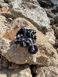 Scrunchie - Black/White Flowers - Recycelt