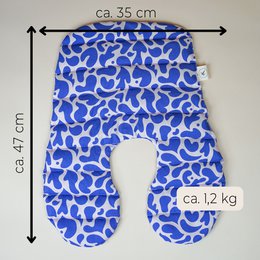 Almohadas desnudas llenas de azul rosa biológica