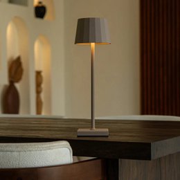 William Koala Brown Wiederaufladbare Tischlampe