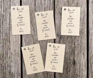 5 x cadeau -tags | Hier is mijn "we geven ons geen cadeau" voor u | Grass Paper Hanging Day | 85 x 55 mm
