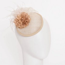 Hoofddeksel Raffia Met Veer