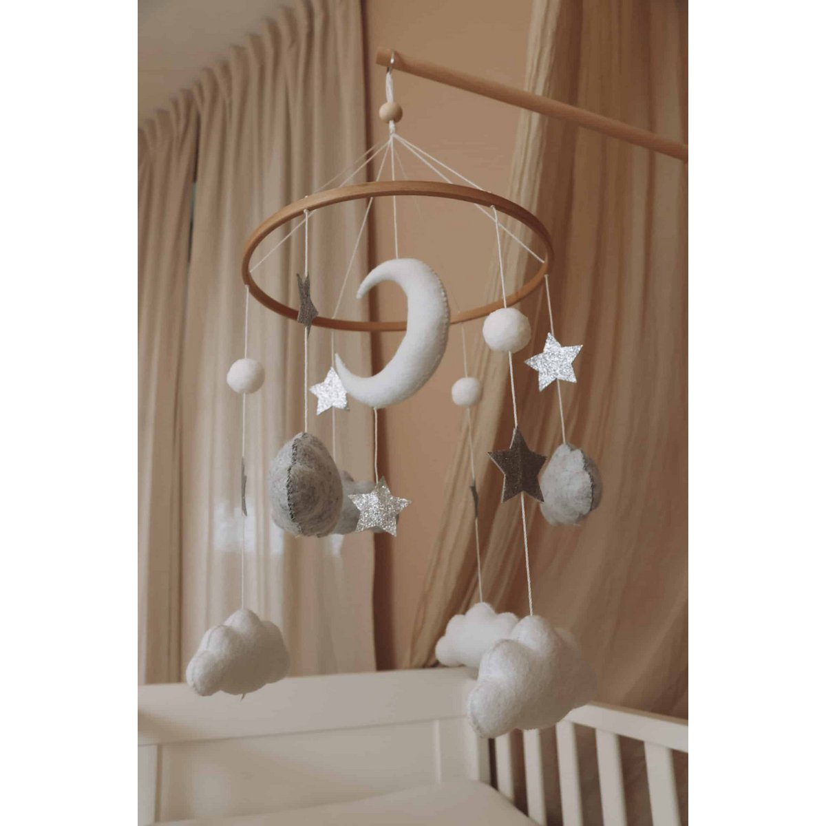 Handgemaakte Maan En Sterren Muziekmobiel - Boxmobiel - Babymobiel - mobiel wickeltisch