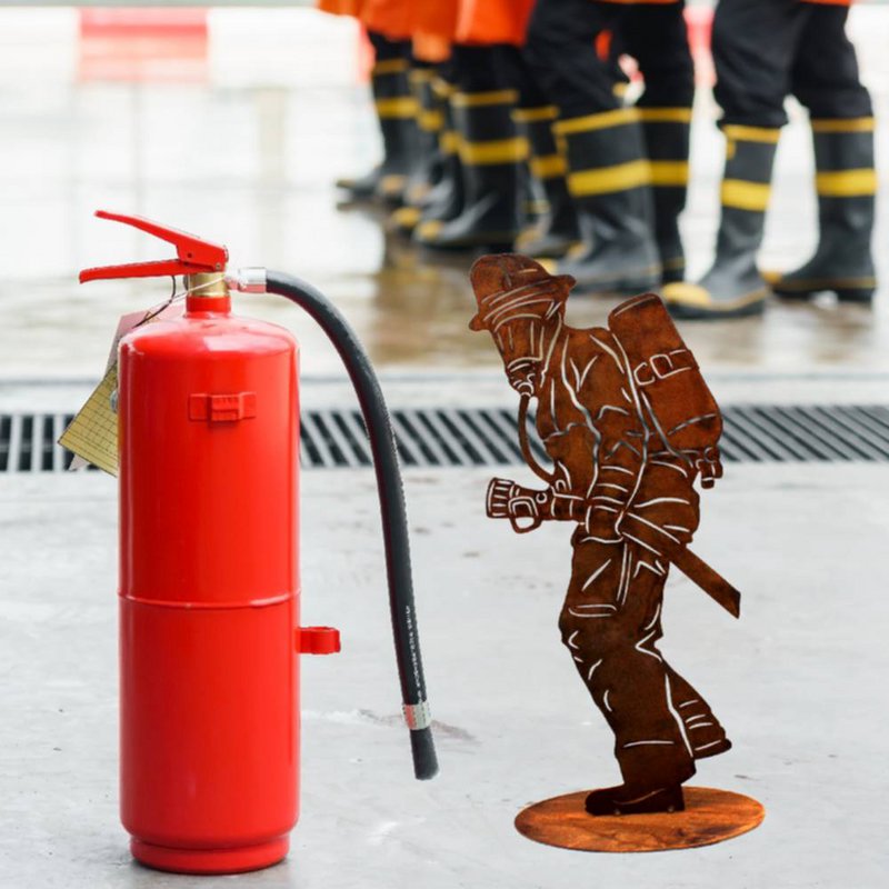 Vatertag | Feuerwehrmann auf Bodenplatte | Metalldeko Figur