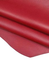 K0038VB | Made in Italy Heart Bookmark in genuine full-grain leather, dollar grain - Color Red - Dimensions: 6 x 5.5 x 0.5 cm - Packaging: rigid bottom/lid Gift Box