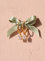 Cathie – Boucles d'Oreilles Huggie avec Pendentif Zircone – Plaqué Or