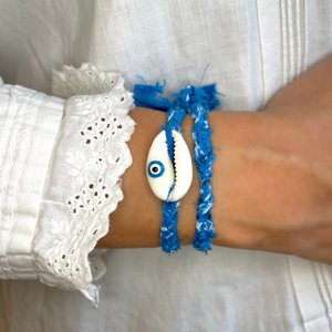 Blue Eye Gel Bandana & Muschelarmband