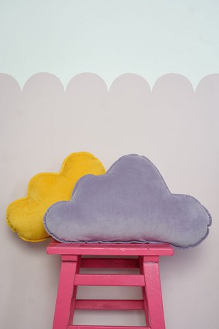 Samtwolkenkissen für Babyzimmer „Lila“