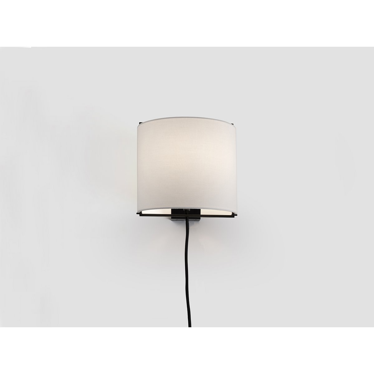 Lewit Wall Lamp