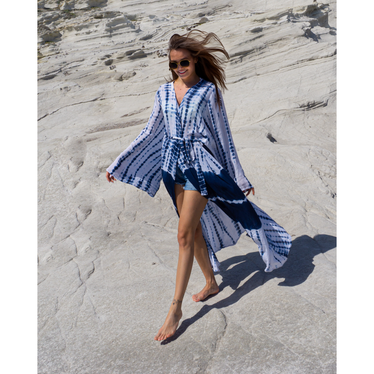 SAMSARA Boho Viscose Beach Kimono – Couverture légère pour spa et piscine d'été – Bleu / Blanc