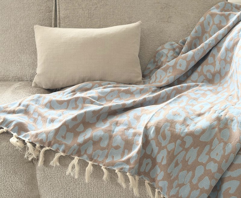 Karierter Überwurf Leopard – Karamellblau – 150 x 250 cm