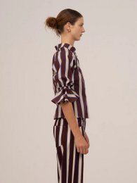Frostbite gestreepte bordeaux en blauwe blouse