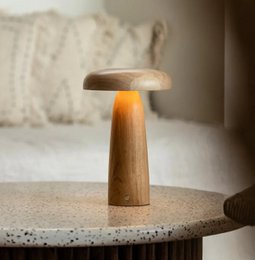Lennart Lichtbruine houten oplaadbare tafellamp