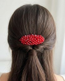 Peineta de cristal rojo carmín con pedrería para looks de novia
