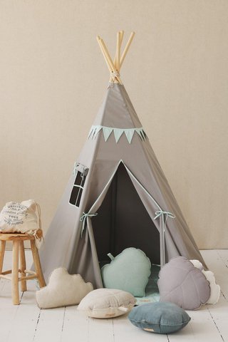 Tipi-Zelt „Mint Love“ mit Girlande