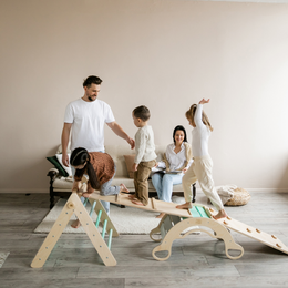 Großes Set - Pikler Dreieck + 2 Rutschen/Kletterleitern + Balancewippe