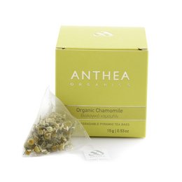 Organic chamomile tea bags in a green box. The tea bags are made of plastic-free materials and contain chamomile flowers. The product is suitable for tea drinkers looking for a natural, soothing beverage.