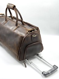 Handgefertigte Garderobentasche aus geöltem Leder – handgefertigte 60 cm große Kleidertasche mit speziellem Schuhfach