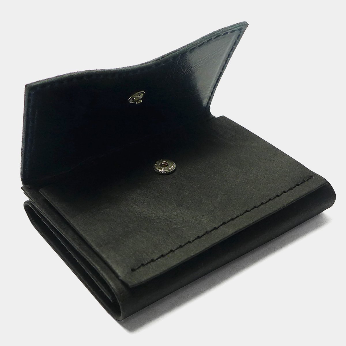Minimal Wallet Slate Fusion 1 – innovation made of leather and paper
