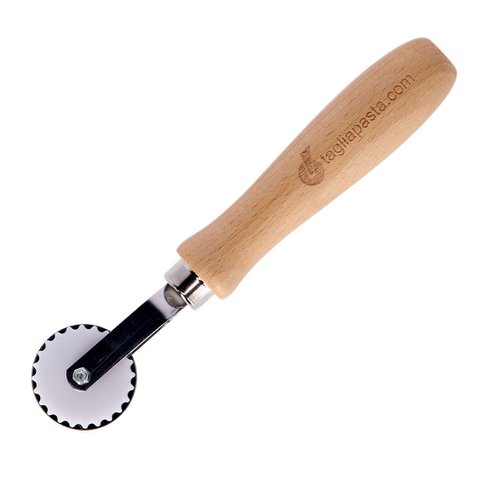 Rolling tool for cutting and sealing Pasta with smooth blade