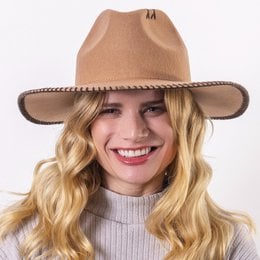 CAPPELLO IN FELTRO A TENDA LARGA - uncinetto