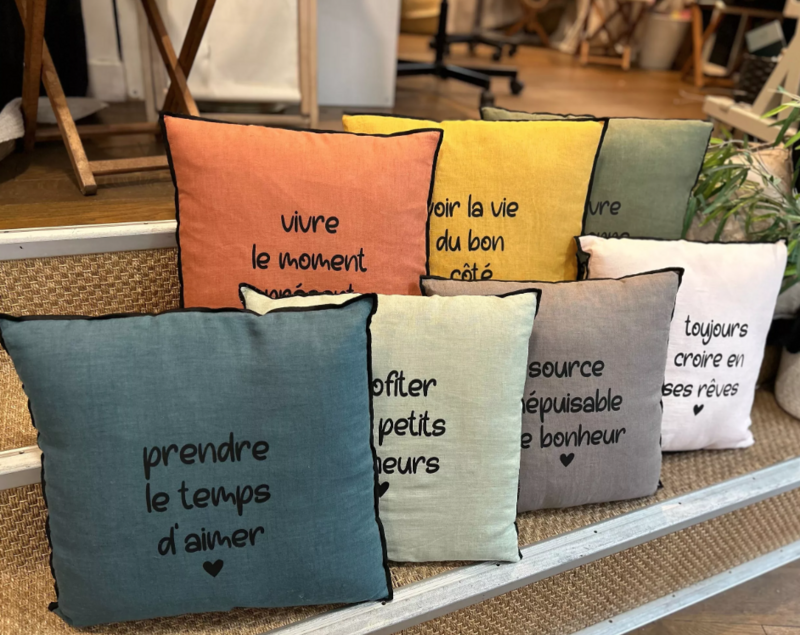 Linned firkantet pude