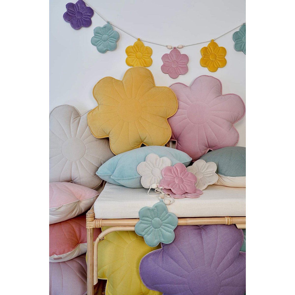 Guirlande fleurie velours "Bouquet arc-en-ciel"