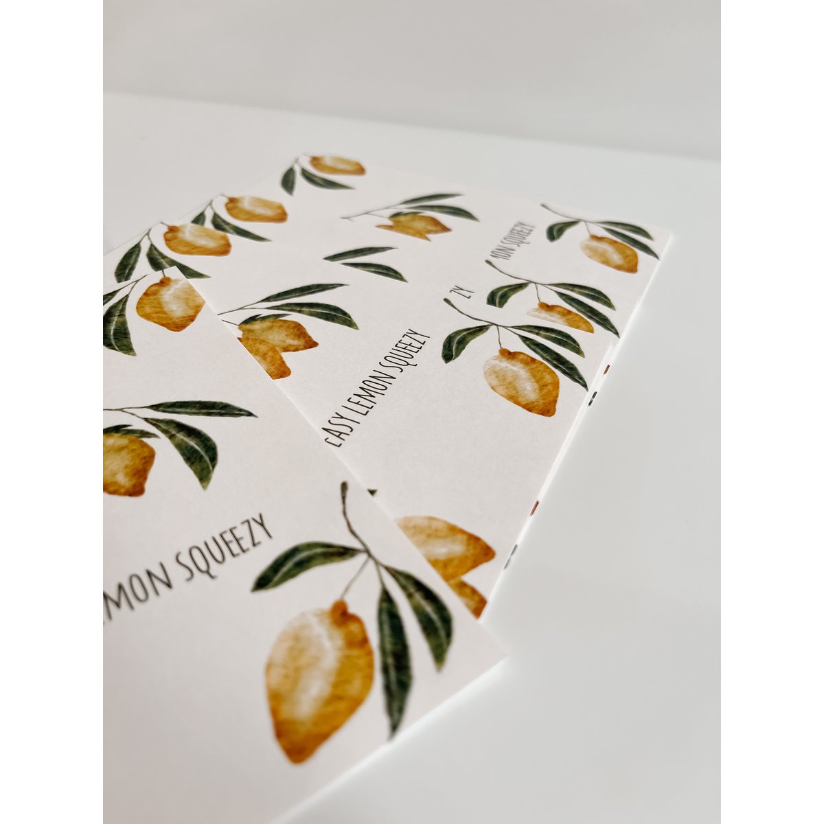 Tarjeta doblada fácil de exprimir con limón