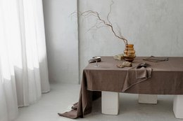 Linned dug med kontrastdetaljer Stone & Cacao Brown -330x145cm