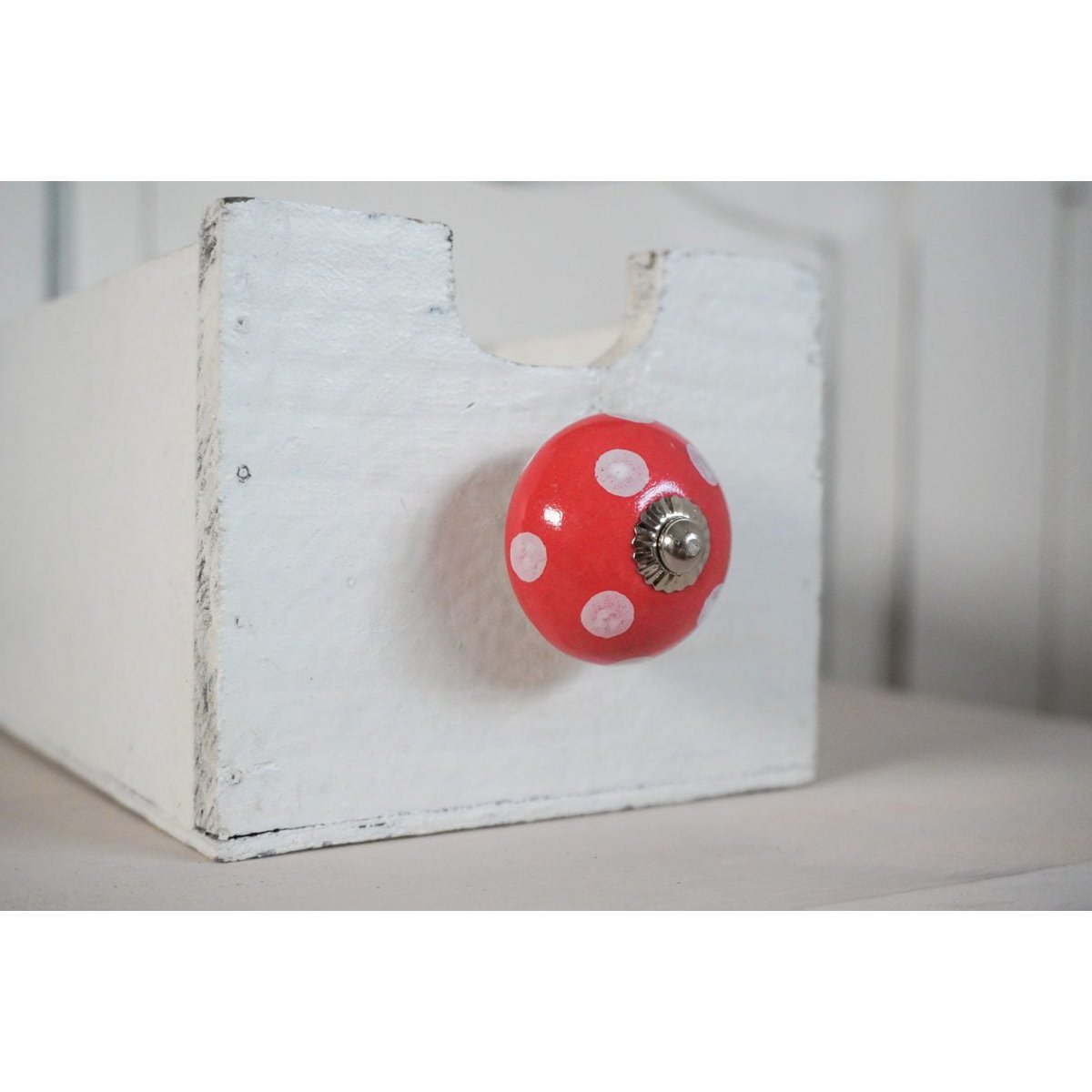 Red furniture knob with dots 4 cm Isabelle Rose