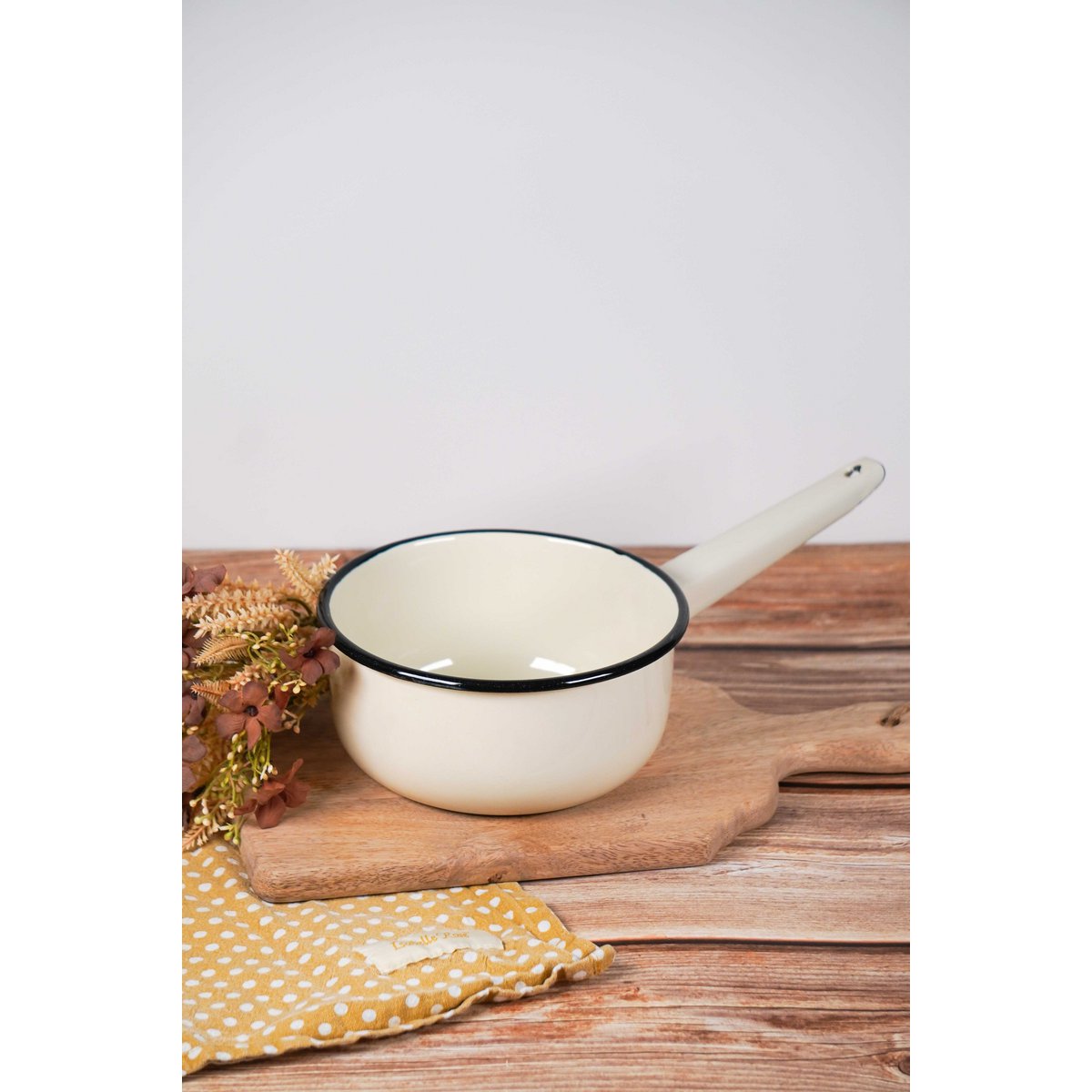 Enamel Rondel Milk 1,5 l Isabelle Rose