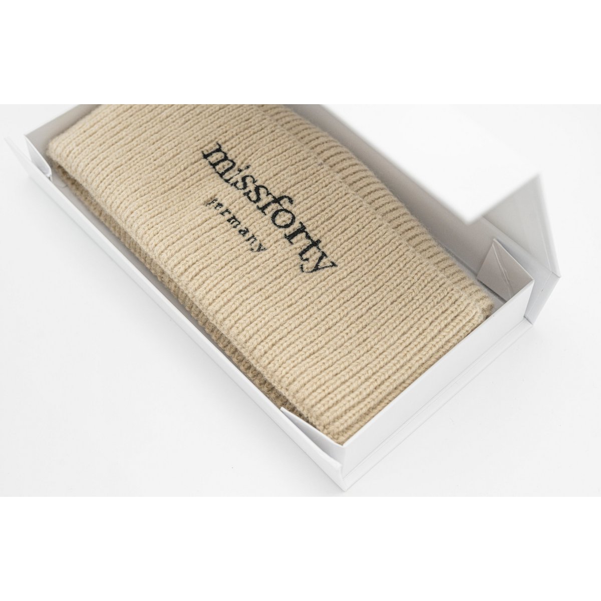 Damen Strickmütze Beanie Strickbeanie Frauengeschenk Geschenkbox weiß softbeige