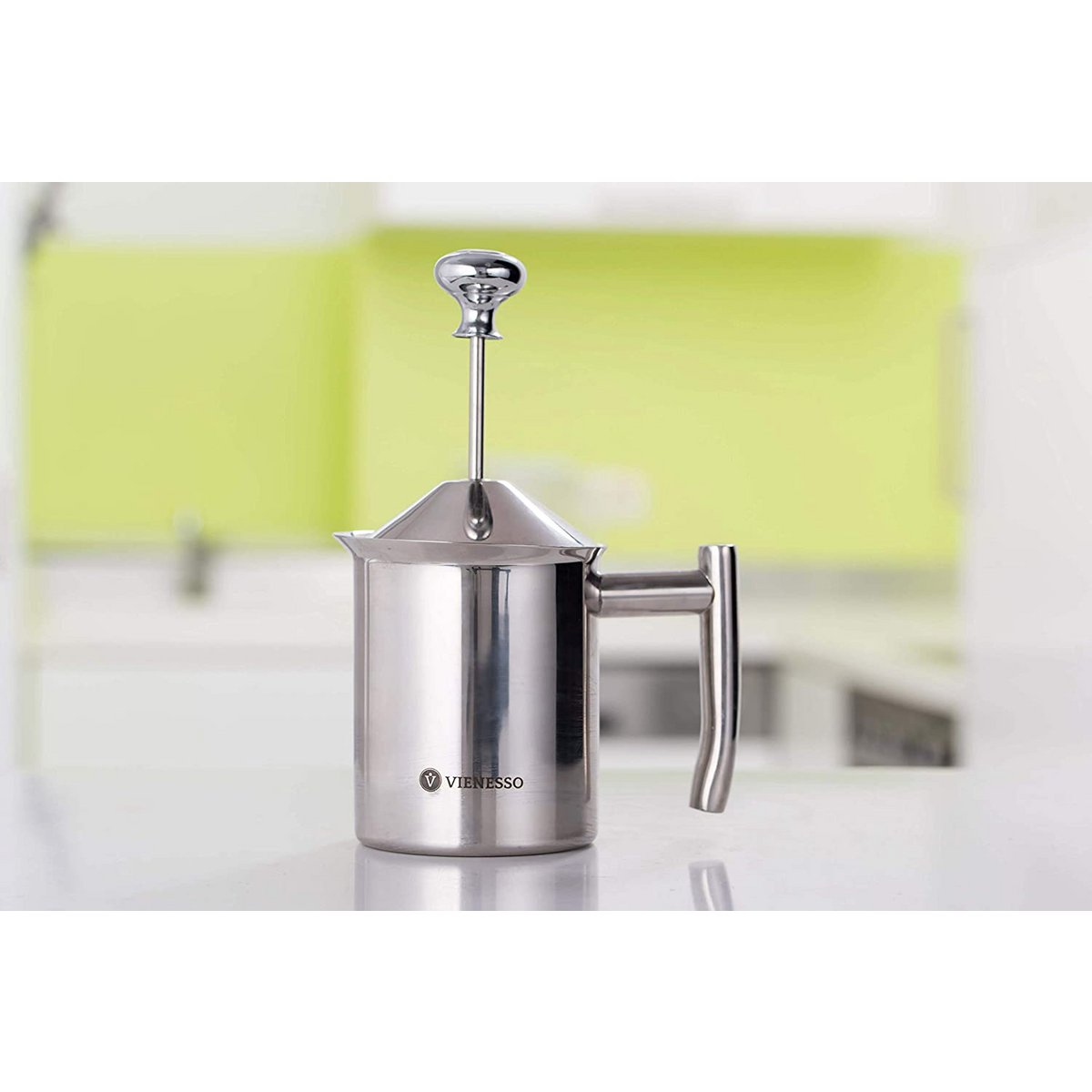 Manual stainless steel hand milk frother with mesh strainer - 400 ml