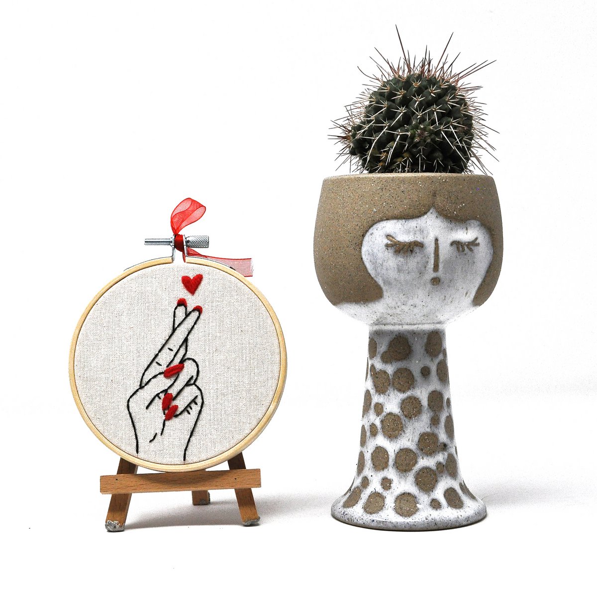 Pacchetto mini ricamo Love – Set di decorazioni da parete fatte a mano (10 pezzi)