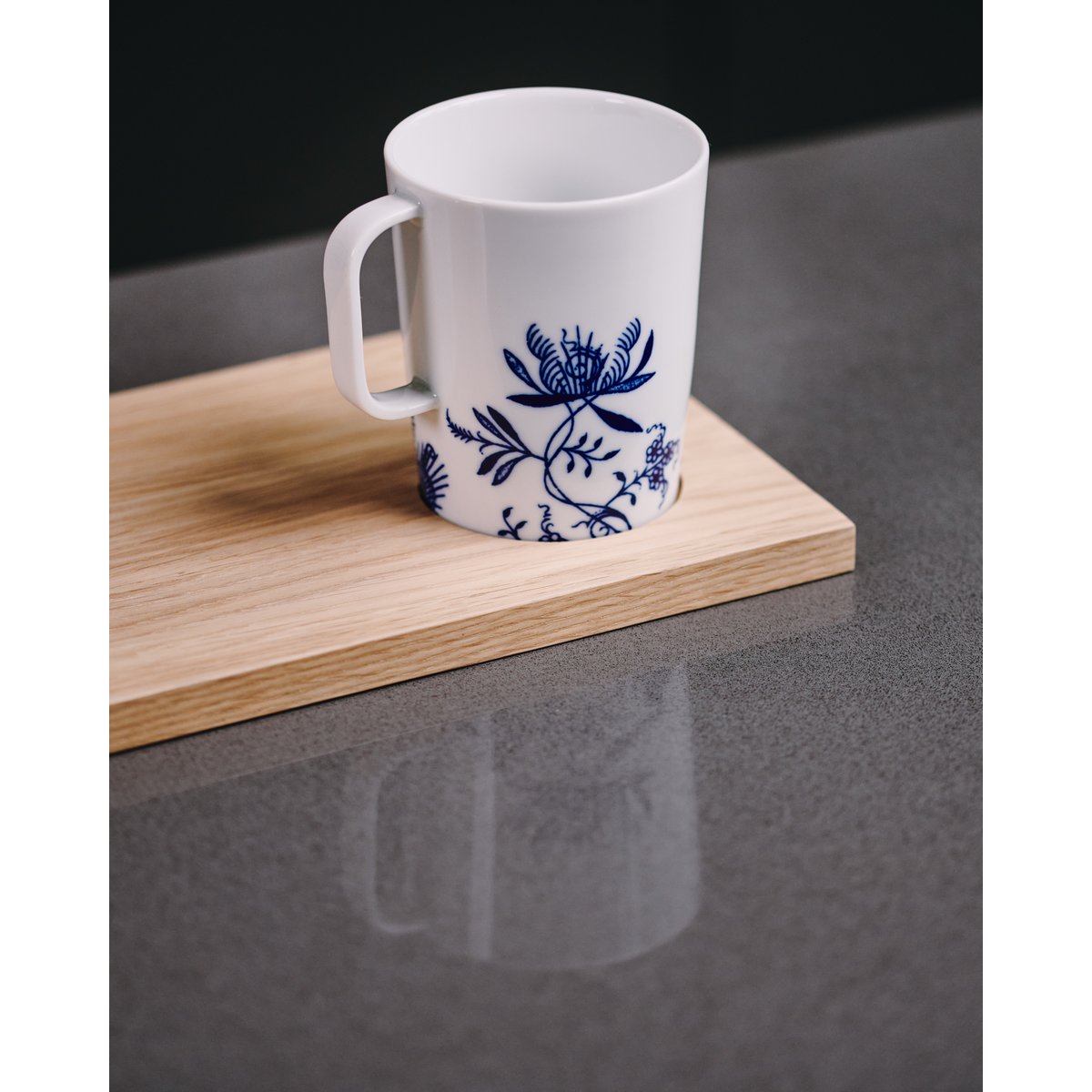 Blue cup blue, white