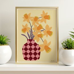 Vase and daffodils